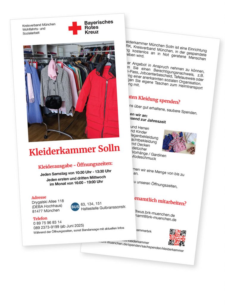 Beideseitig bedruckter Flyer einer Kleiderkammer, nach Vorgabe der CI/CD des Bayerischen Roten Kreuzes.
